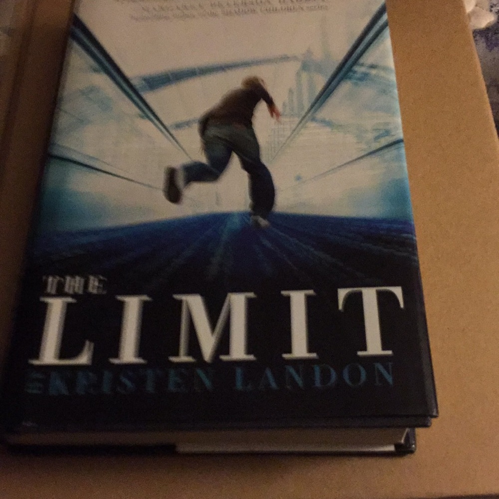 Books - Picture 5 of 8